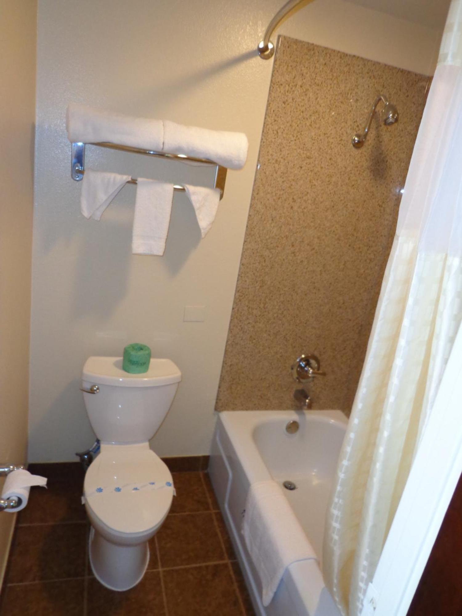 Economy Inn Express Warren Zewnętrze zdjęcie