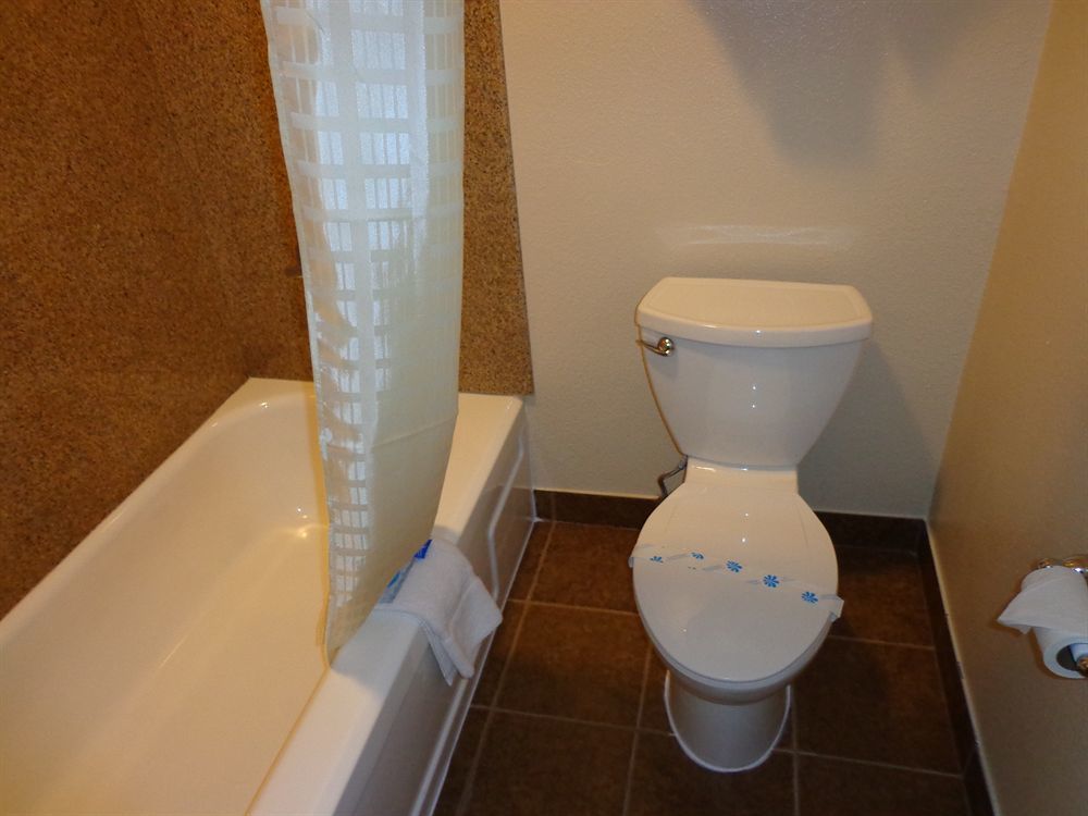 Economy Inn Express Warren Zewnętrze zdjęcie